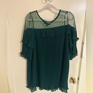 NWT ROMEO & JULIET COUTURE, Green Pleated mini dress